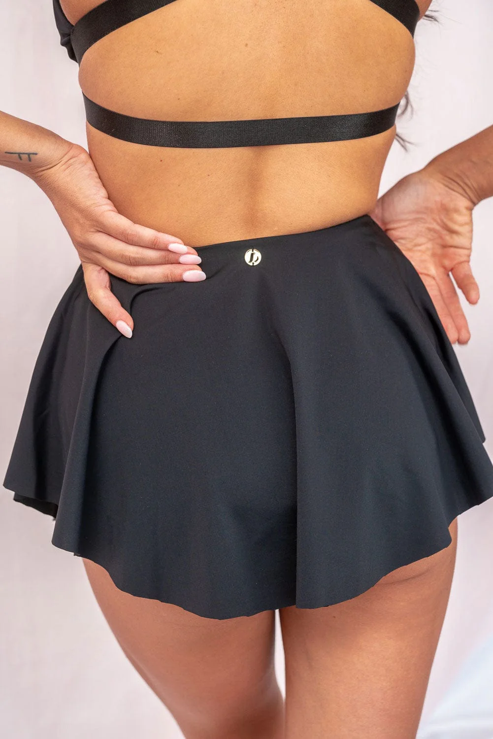 Free Flow Skort - High Waist Bottoms Black - Image 4
