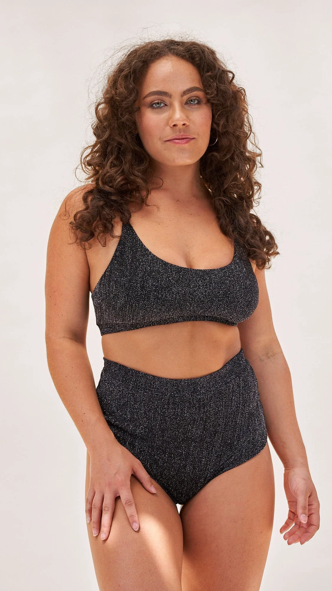 High Waist Shorts - Basic Scrunch Shorts Crystal Black - Image 6