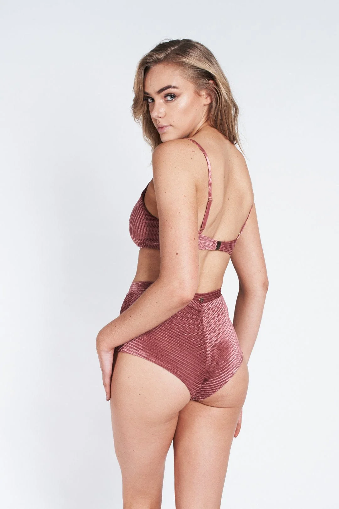 Lana Top - V-Neck Velvet Sports Bra Dusty Rose - Image 8