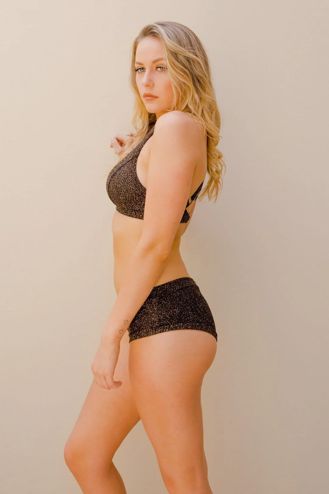 Luminous Bottom - Scrunch Low Waist Bottoms Black Gold - Image 4