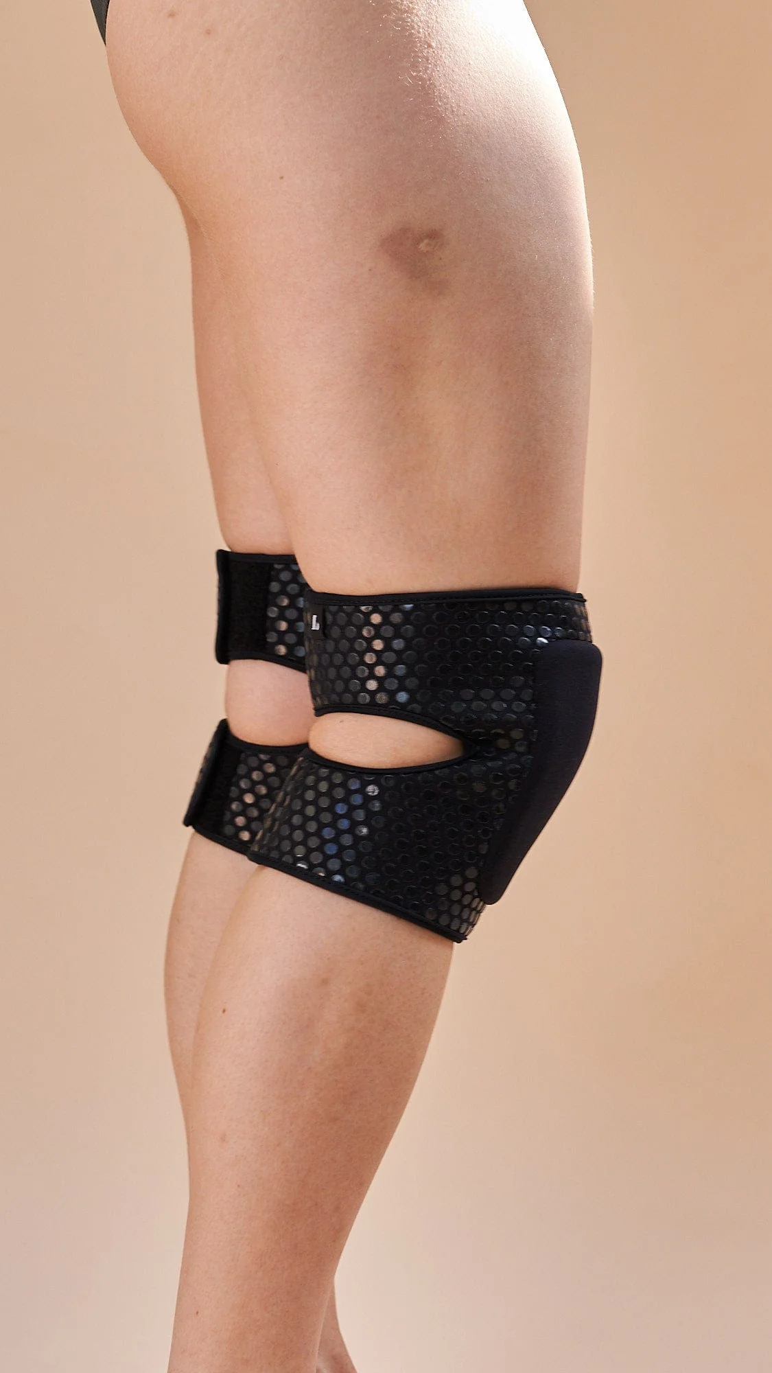 Velcro Sticky Grip Knee Pads Black - Image 3