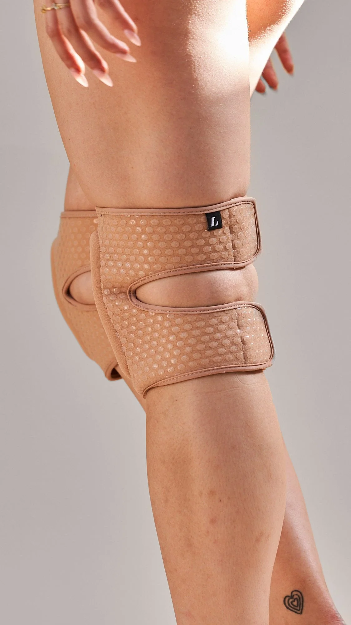 Velcro Sticky Grip Knee Pads Nude - Image 7